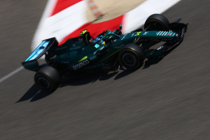 Photo Un mois de retard accumulé qui inquiète Alonso chez Aston Martin F1