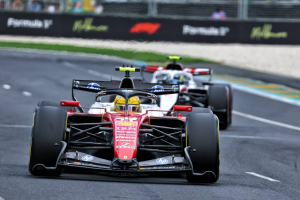 Photo Une puissance venue de nulle part : Lewis Hamilton s’interroge sur l’avantage de Mercedes