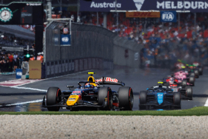 Photo F2, Melbourne, Course principale : Tsolov signe une victoire confortable