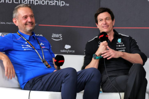 Photo Le rapprochement de Toto Wolff avec Alpine favorable à Théo Pourchaire ?