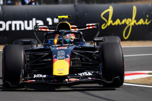Photo Hadjar à deux secondes mais satisfait ne de pas être trop loin de Verstappen