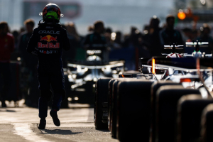 Photo Hadjar agacé par Antonelli : Il est surexcité alors qu'il a une fusée