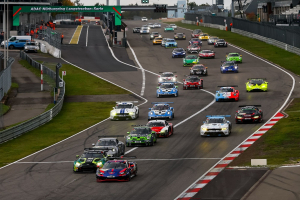 Photo Verstappen revient au Nürburgring : tout ce qu'il faut savoir sur la course NLS2