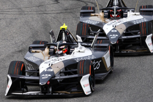 Photo Doublé Jaguar à Jarama dans une ambiance... électrique !