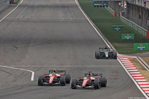 Photo Hamilton renaît en rouge, Ferrari peut-elle rêver plus grand ?