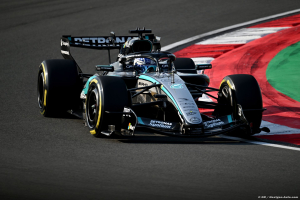 Photo Ferrari demande des clarifications sur l'aileron avant 'à deux phases' de Mercedes F1