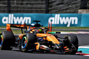 Photo Oscar Piastri frappe fort lors des EL2 : McLaren relance la bataille face à Mercedes à Suzuka