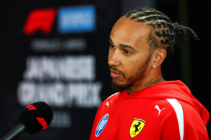 Photo Lewis Hamilton répond aux critiques sur les F1 de 2026 : Je n’écoute plus ces conneries