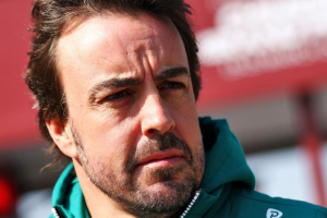 Photo Le double champion du monde Fernando Alonso revisite sa carrière et envisage déjà une prolongation : « Si la voiture ne performe pas, je roulerai une année de plus »