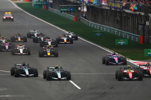 Photo GP du Japon de F1 : la grille de départ, Max Verstappen en grande difficulté, George Russell se fait une frayeur