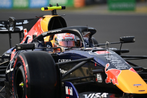 Photo Hadjar devance encore Verstappen au volant d'une Red Bull incompréhensible