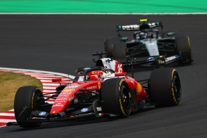 Photo Leclerc ne croit pas à un si gros écart entre Ferrari et Mercedes