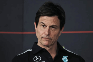 Photo Toto Wolff tire la sonnette d’alarme : des règles 2026 encore immatures