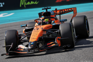 Photo Piastri est 'content' de voir McLaren F1 signer la pole du Sprint et au niveau des meilleures