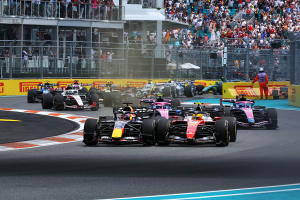 Photo Verstappen fustige Hamilton : 'on a perdu du temps pour rien'