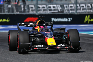 Photo Verstappen 'voit la lumière au bout du tunnel' avec sa première ligne à Miami