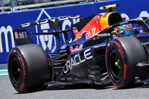 Photo Une copie de Ferrari ? Red Bull assure avoir inventé son aileron Macarena dès l'an dernier