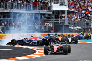 Photo Verstappen en mode rallye à Miami : un 360° et une remontée folle !
