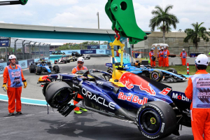 Photo Isack Hadjar amer à Miami : Je n’ai pas été intelligent après un crash coûteux