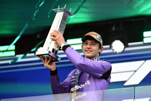 Photo Wolff appelle au calme malgré la troisième victoire d'Antonelli à Miami