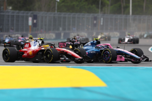 Photo Hamilton déplore l'erreur de Verstappen et les dégâts du contact avec Colapinto