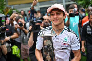 Photo Kimi Antonelli déjà sous pression : Montoya lance un avertissement à Mercedes