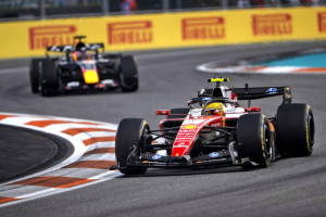 Photo Lewis Hamilton face à un test crucial avant une possible révolution chez Pirelli