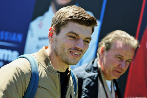 Photo 'Le minimum que j'espérais' : Verstappen vient-il de confirmer son avenir en F1 ?