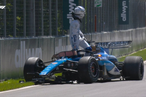 Photo Alex Albon détruit sa Williams après avoir percuté une marmotte à Montréal