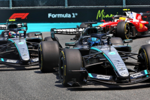 Photo Mercedes, encore seules au monde