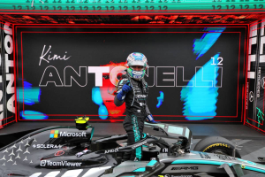 Photo Kimi Antonelli triomphe au Canada après l’abandon cruel de Russell, Hamilton et Verstappen complètent le podium