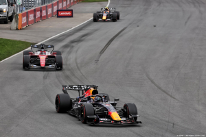 Photo Mekies défend la 'prise de risque' de Red Bull face aux critiques de Verstappen