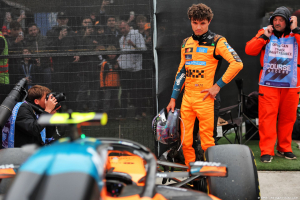 Photo McLaren F1 revèle les 'deux problèmes' qui ont causé l'abandon de Norris