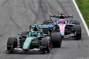 Photo Alonso et ses douleurs dans l'AMR26 : un système pour le soulager mais une conception à revoir