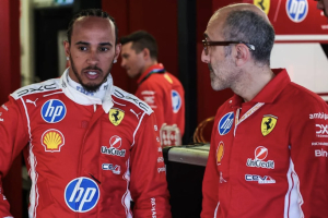 Photo Lewis Hamilton enfin content de son ingénieur : le courant passe bien, on ne change rien
