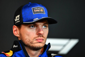 Photo Max Verstappen calme les spéculations sur une association avec George Russell