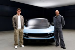 Photo Ferrari Luce : Di Montezemolo attaque, Piero Ferrari réplique