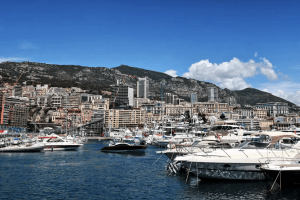 Photo Un champion du monde de F1 parmi les rares pilotes à avoir fini dans le port de Monaco