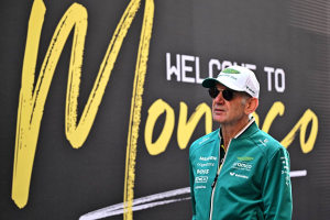 Photo Adrian Newey attendu à Monaco alors que les interrogations persistent chez Aston Martin