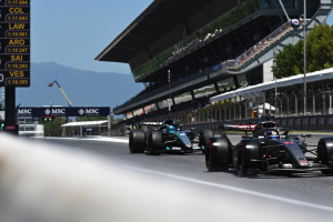 Photo GP de Barcelone de F1 : la grille de départ, l'exploit de Lewis Hamilton, Charles Leclerc dans le mur