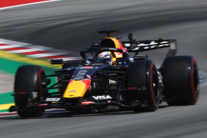 Photo Verstappen surpris par un écart réduit de moitié entre Mercedes et Red Bull