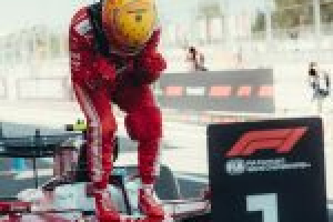 Photo Lewis Hamilton élu pilote du jour à Barcelone