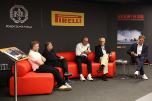 Photo 500 Grands Prix avec Pirelli : un livre-événement publié pour l'occasion