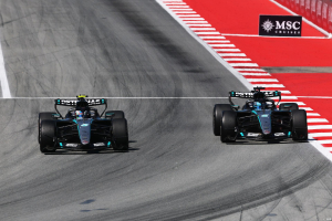 Photo Antonelli lance un avertissement à Mercedes F1 alors que Ferrari menace