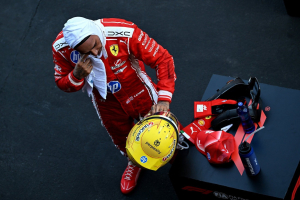 Photo Villeneuve appelle Ferrari à favoriser Hamilton pour avoir une chance de titre