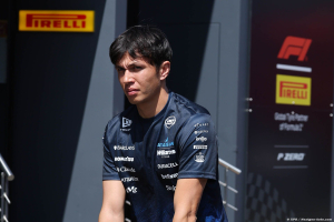 Photo Albon révèle pourquoi Williams F1 analyse encore sa voiture de Barcelone