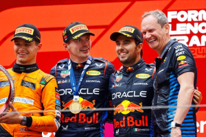 Photo Red Bull ne s'inquiète pas pour Verstappen malgré un nouveau départ en vue