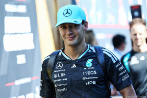 Photo Mercedes F1 confirme Russell pour 2027 malgré les doutes sur Verstappen