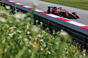 Photo Pirelli ne voit pas Ferrari refaire le coup des trois arrêts en Autriche
