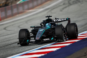 Photo GP d’Autriche : George Russell résiste à Max Verstappen et retrouve la victoire